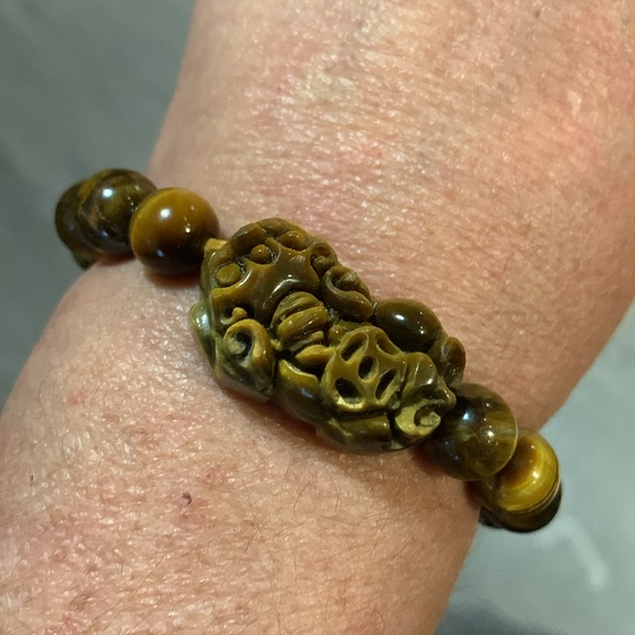 Brown Tiger Eye Pi Yao Bracelet - Picture 2 of 5